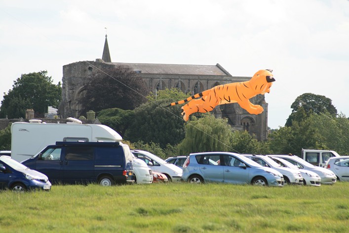 Malmesbury Kite Festival, 23-24 July, 2011 - 11mal24img131.jpg