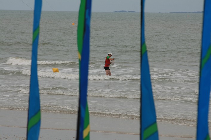 Notre Dame Kite Festival, France, 7-10 July 2011 - 11not09img005.jpg