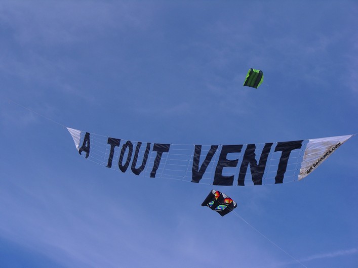 Notre Dame Kite Festival, France, 7-10 July 2011 - 11not09img215.jpg